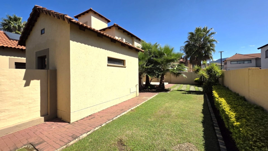 To Let 1 Bedroom Property for Rent in Melodie North West